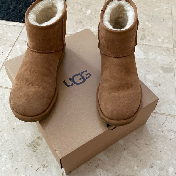 UGG Shoes - Womens size 9 chestnut ugg minis. VERY LIGHTLY WORN.